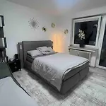 Apartamento Modernes Mit 75qm Mit Balkon & Aussicht