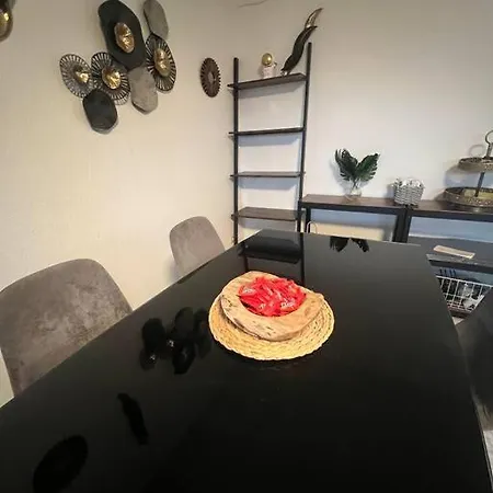 Modernes Mit 75qm Mit Balkon & Aussicht Apartmán