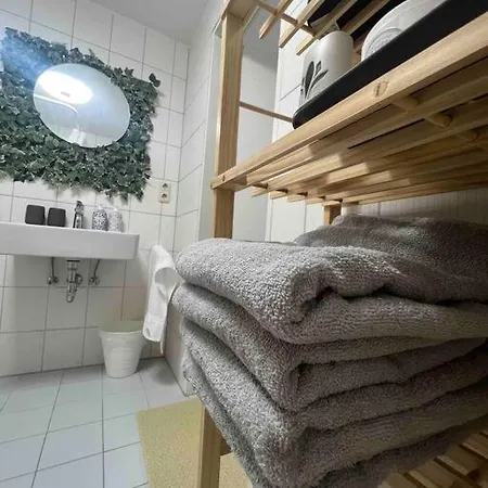 Modernes Mit 75qm Mit Balkon & Aussicht Apartmán Aquisgrà