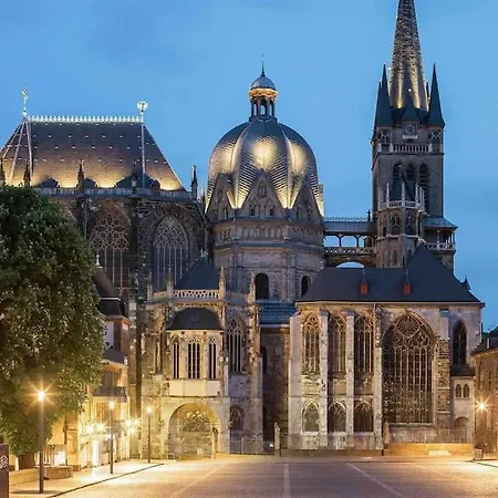 Modernes Mit 75qm Mit Balkon & Aussicht * Aquisgrà