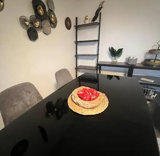 Modernes Mit 75qm Mit Balkon & Aussicht Apartman